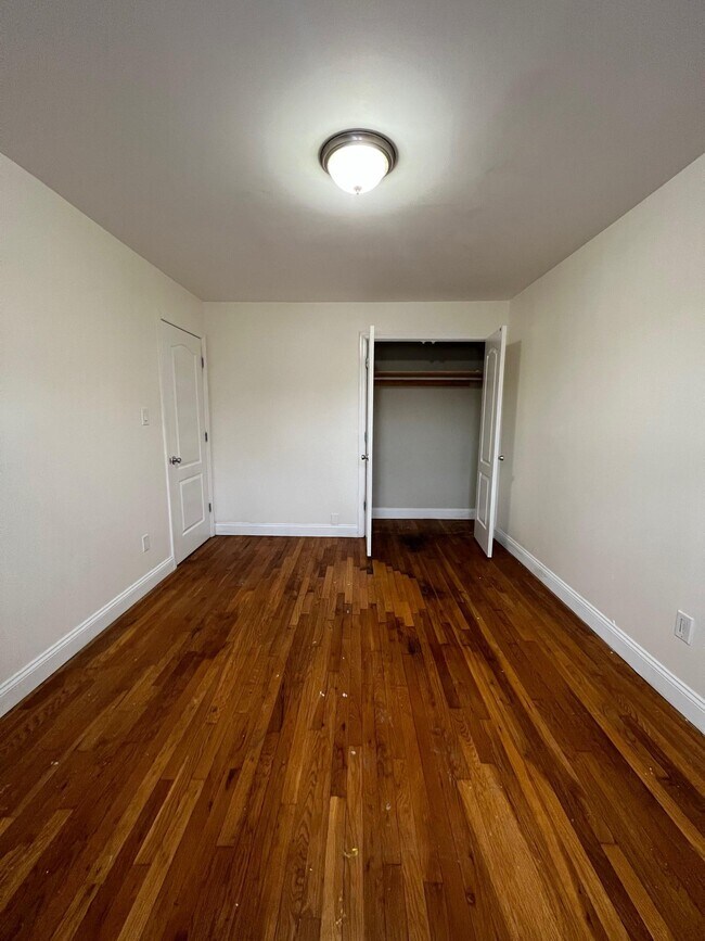 Building Photo - 4385 Wickham Ave