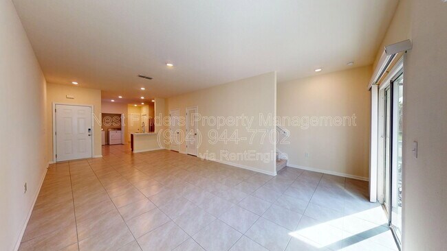 Building Photo - 373 Aralia Ln