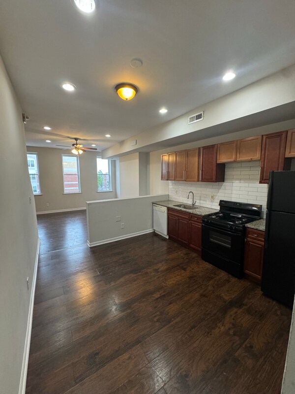 Building Photo - 604 N Fulton Ave