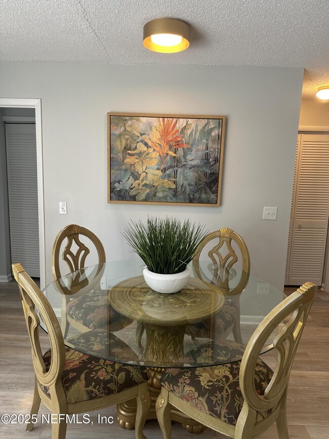 Building Photo - 133 Bermuda Ct