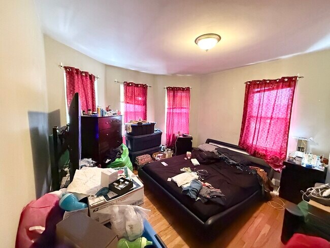 Building Photo - 4043 Washington St