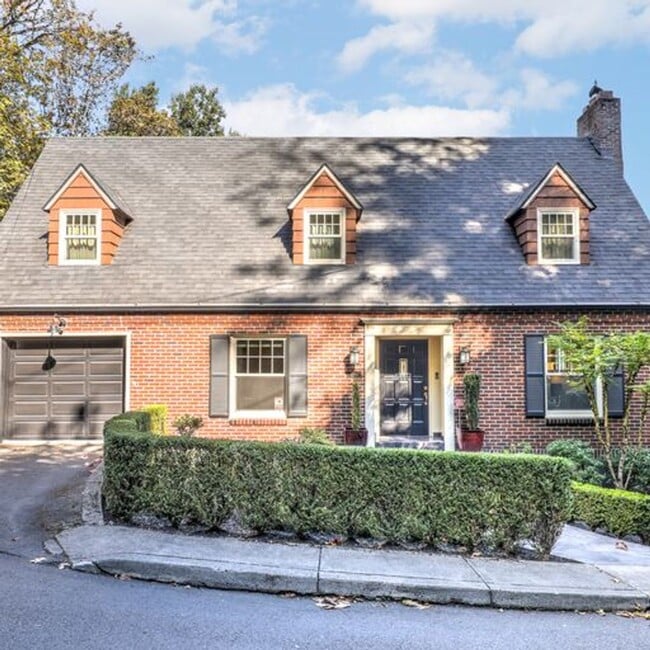 Primary Photo - Beautiful 4 Bed, 3.5 Bath Rental home in G...