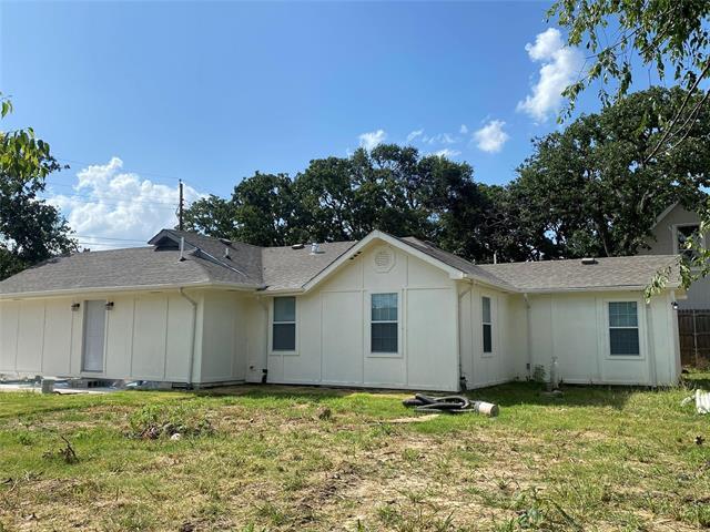 Building Photo - 1206 Red Bud St