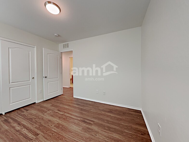 Building Photo - 7700 Flowering Quince Dr