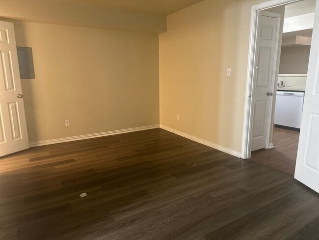 Building Photo - Affordable 1 Bedroom 1 Bathroom Condo with Loft
