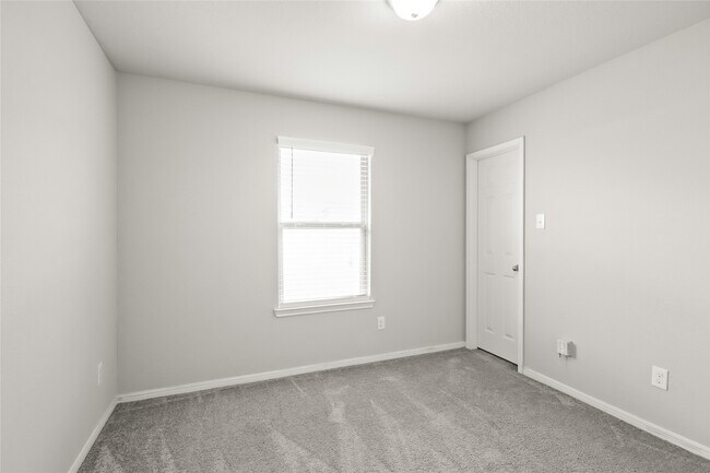 Building Photo - 3715 Arbor Trails Dr