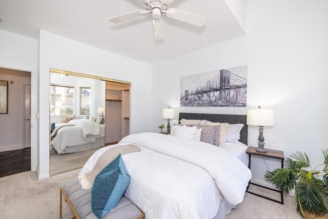 Building Photo - APARTMENT