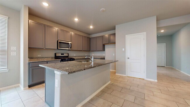 Building Photo - 24702 Crimson Pine Dr