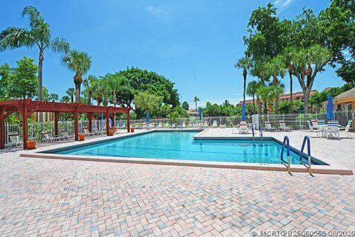 Building Photo - 450 Egret Cir