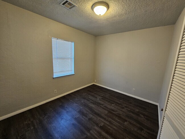 Building Photo - 2209 NW 36th St