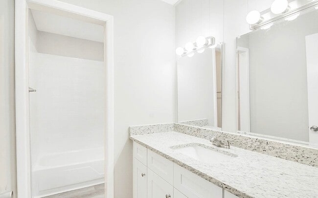 Building Photo - 1315 Clermont Rd