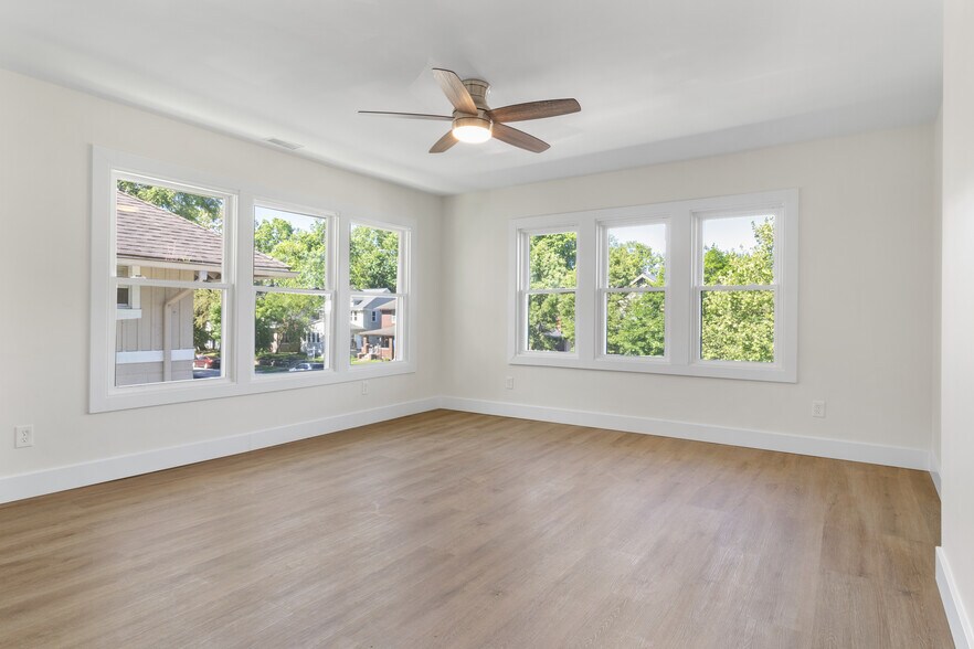 Building Photo - 4071 N College Ave