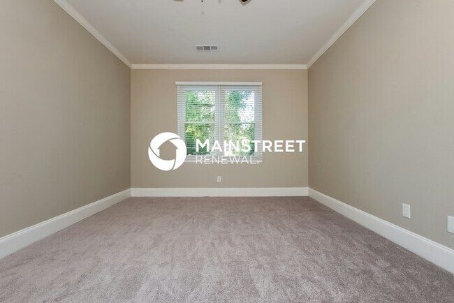 Building Photo - 4 Bedroom Pet-Friendly Home in Hampton, GA with Main Street Renewal