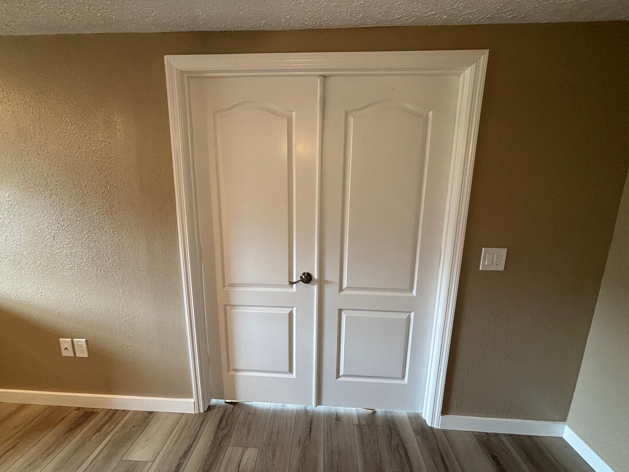 Building Photo - 1225 W Pierce St