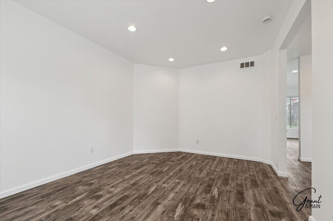 Building Photo - $1,995 - North End 4 Bedroom/ 1.5 bathroom...