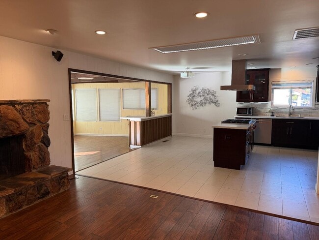 Building Photo - 3415 Isherwood Pl