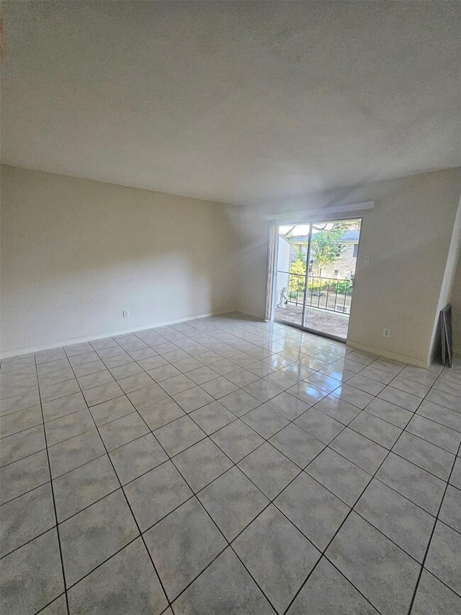 Building Photo - 7900 Westheimer Rd