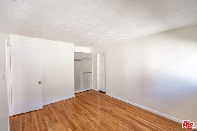 Building Photo - 12127 Aneta St