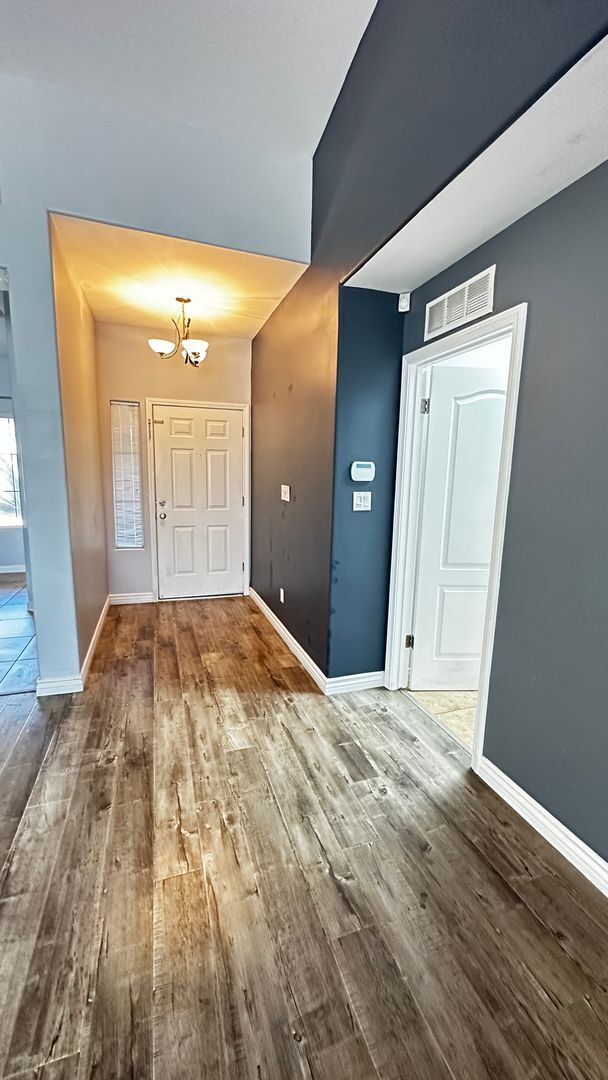 Building Photo - SPECIAL OF THE MONTH -   Beautiful NW Bakersfield Home with Lake Access!!