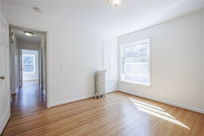 Building Photo - 257 Averill Ave