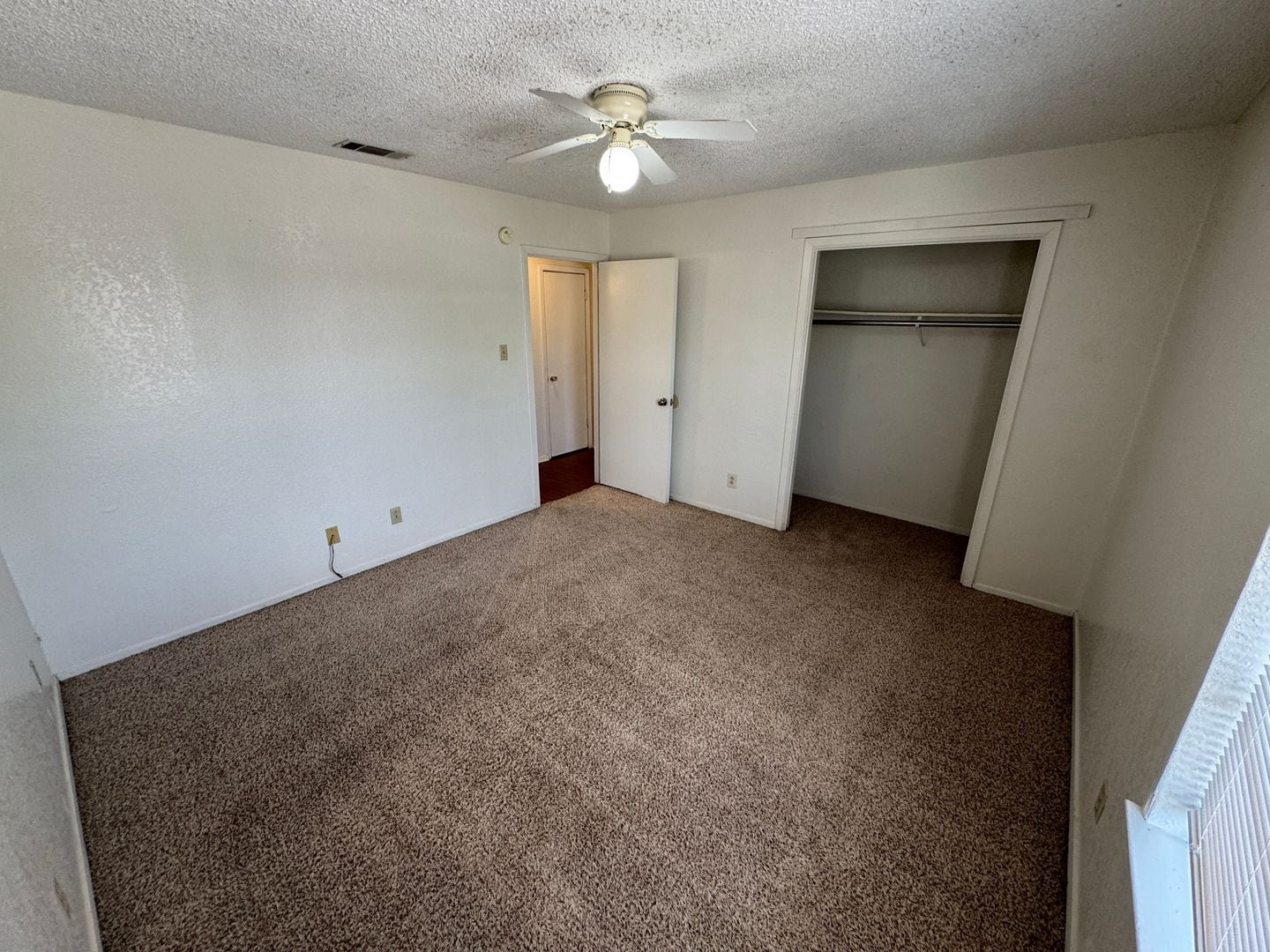 Building Photo - 1903 Cedarhill Dr