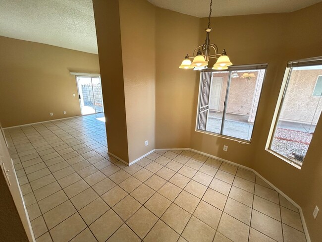 Building Photo - Beautiful single story- 3Bed/2Bath home lo...