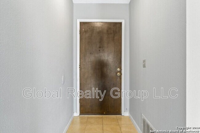 Building Photo - 109 Meadow Way