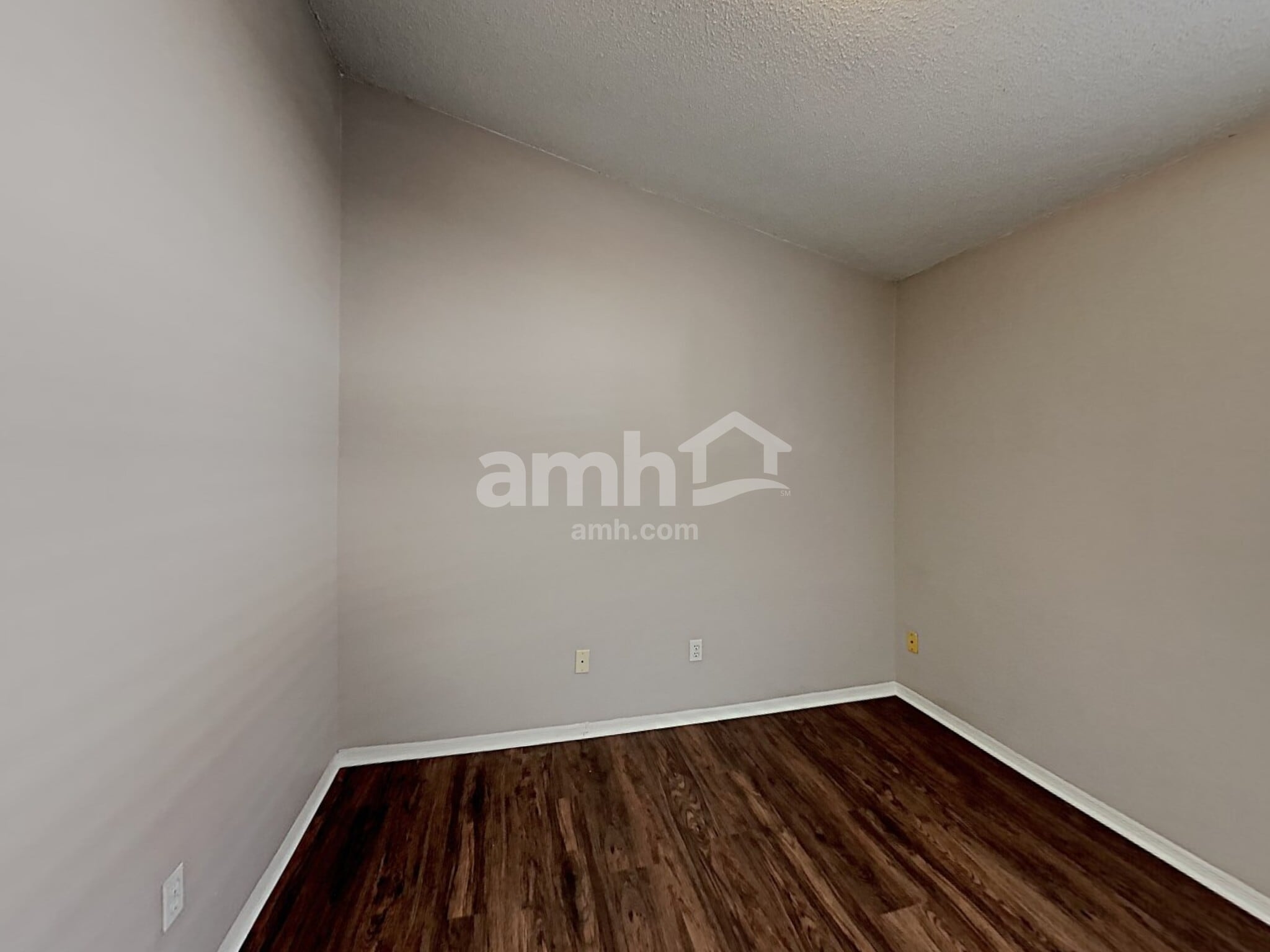 Building Photo - 503 Tree Shore Dr