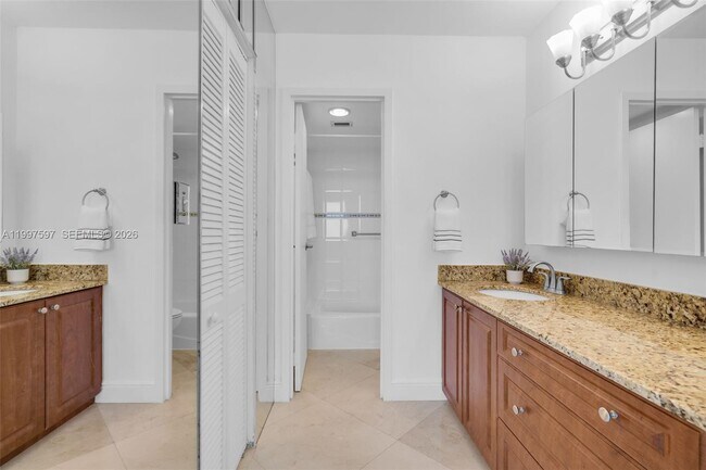 Building Photo - 2333 Brickell Ave