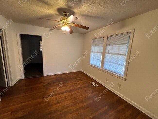 Building Photo - 7930 7th Ct S