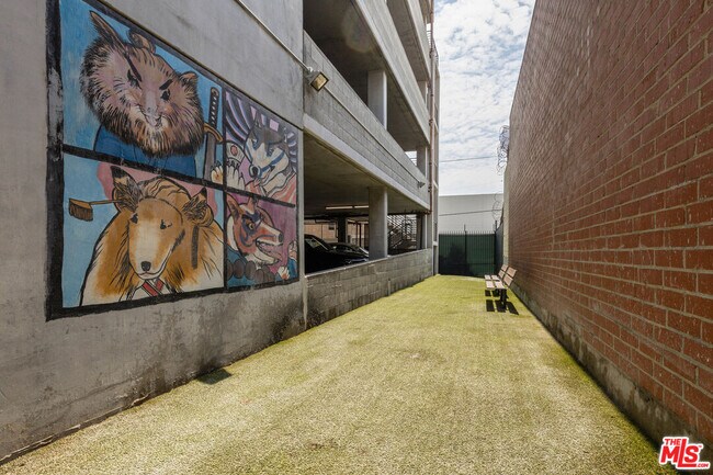 Building Photo - 420 San Pedro St