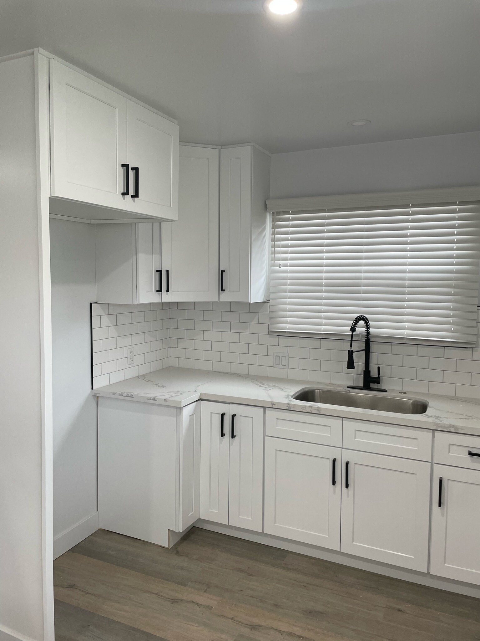 Building Photo - 5327 Kinston Ave