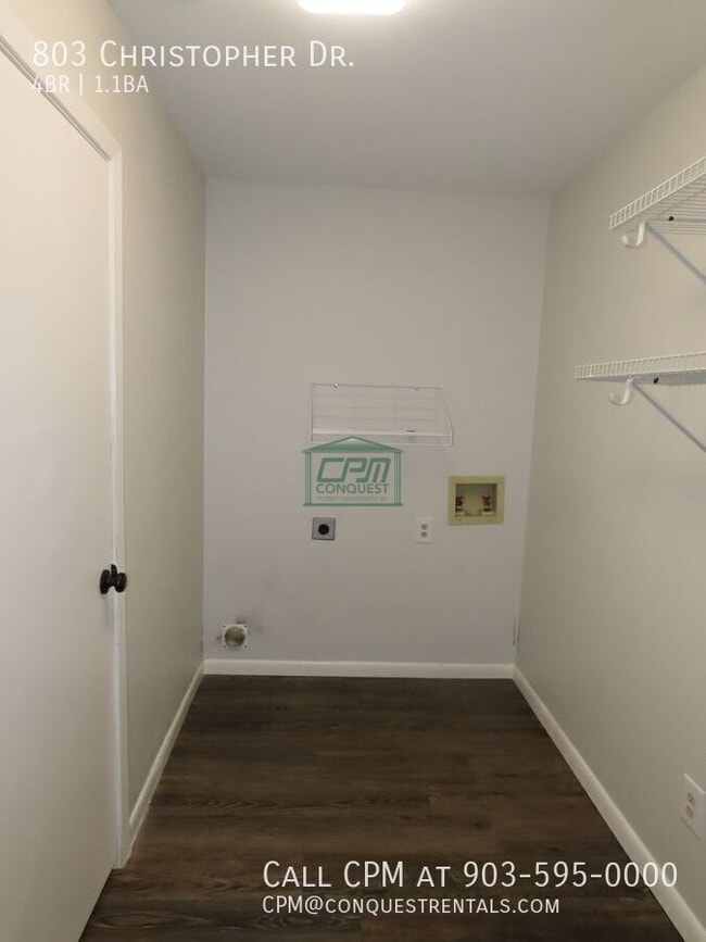 Building Photo - 803 Christopher St