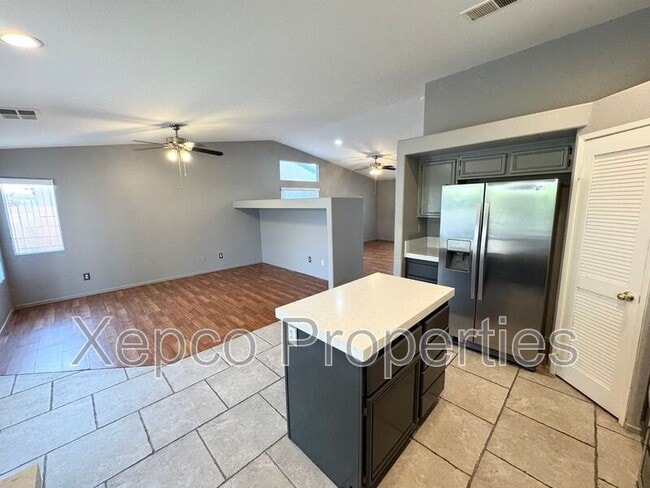 Building Photo - 82143 Pinyon Ave