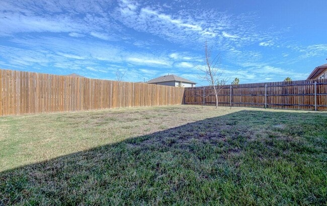 Building Photo - 303 Euclid Ln