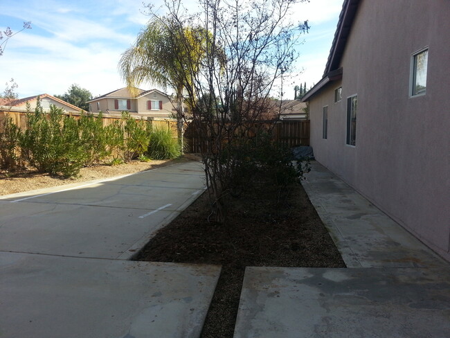 Building Photo - Vail Ranch, Single Story, RV parking