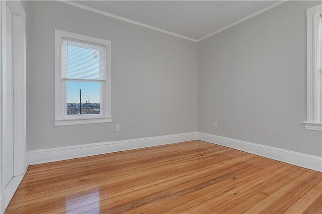 Building Photo - 382 Orms St