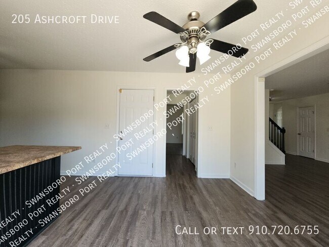 Building Photo - 205 Ashcroft Dr