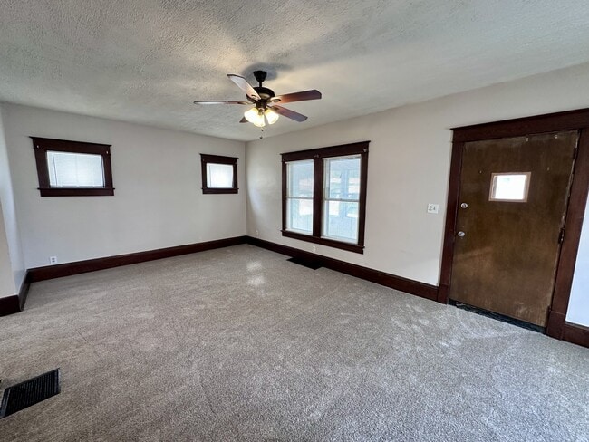 Building Photo - 2172 12th St SW