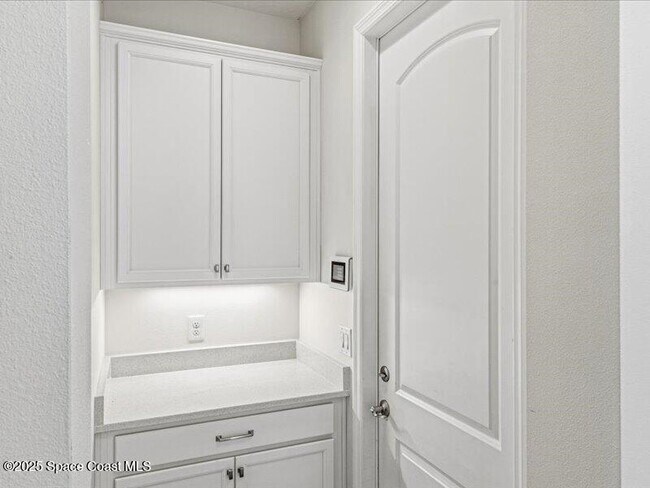 Building Photo - 7921 Mocan Ct