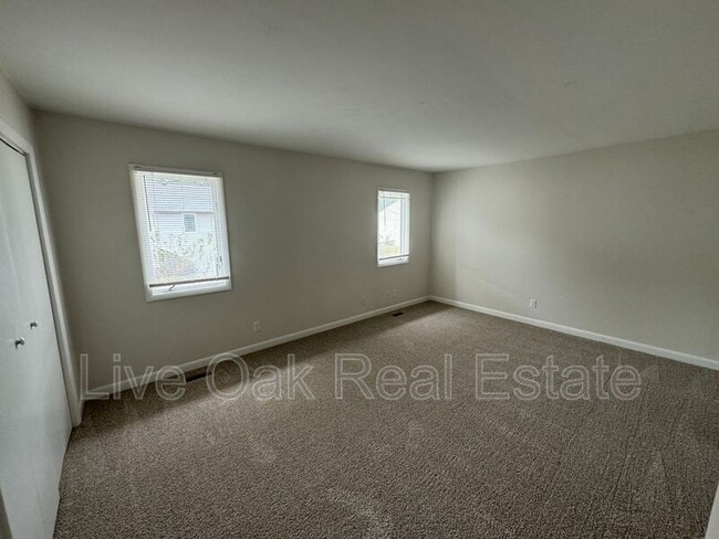 Building Photo - 3446 Bruin Dr