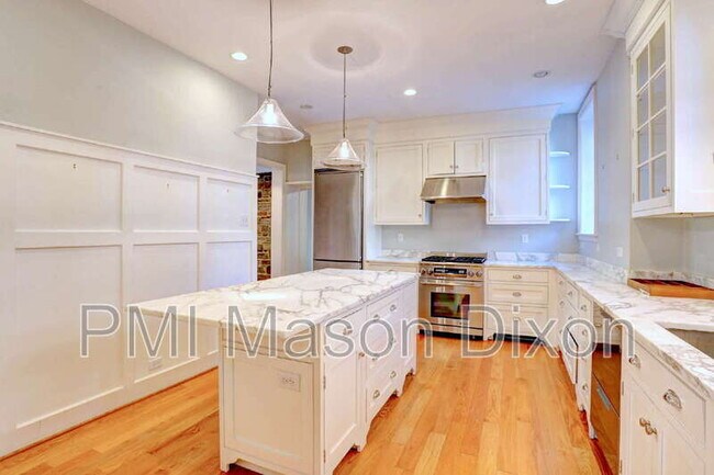 Building Photo - 5304 Springlake Way