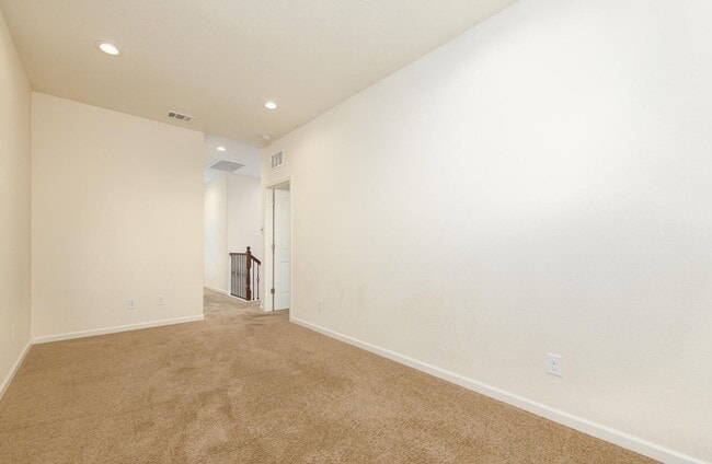 Building Photo - Condo For Lease in Carson City