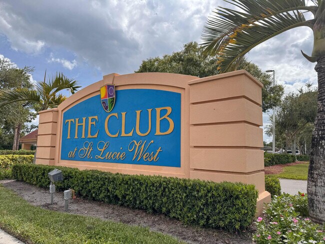 Building Photo - 251 SW Palm Dr