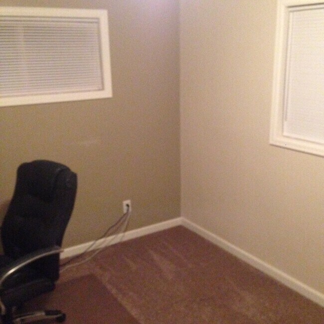 Building Photo - Nice 3 bed 2 bath 1 car garage home for rent $2400