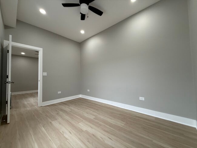 Building Photo - 3613 S Archer Ave