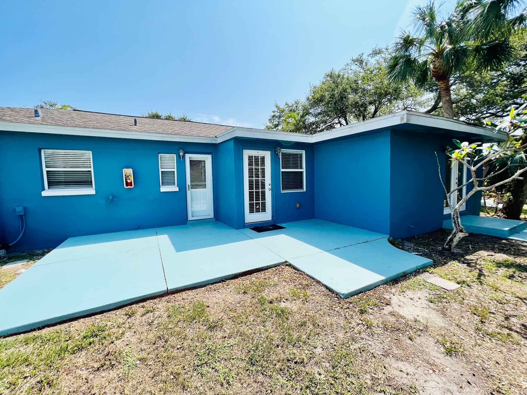 Building Photo - 3 Bed/2 Bath - Unit 29