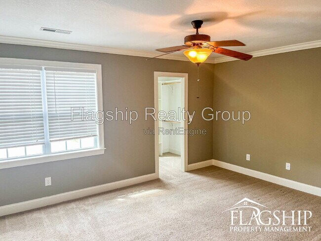 Building Photo - 2015 Leighton Dr