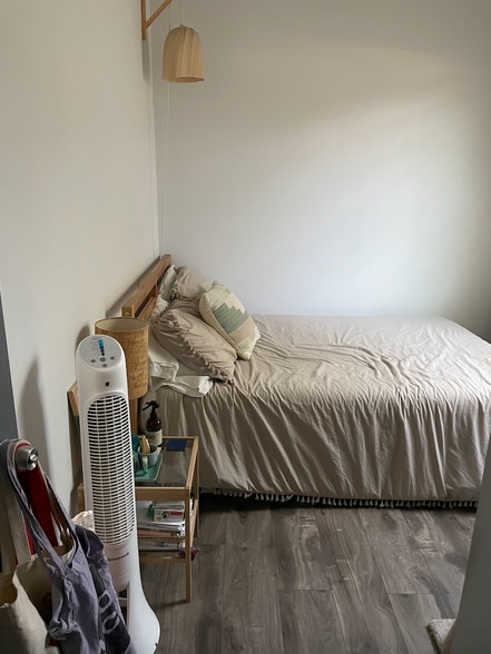 Minimal Bedroom - 4540 Huntington Dr N