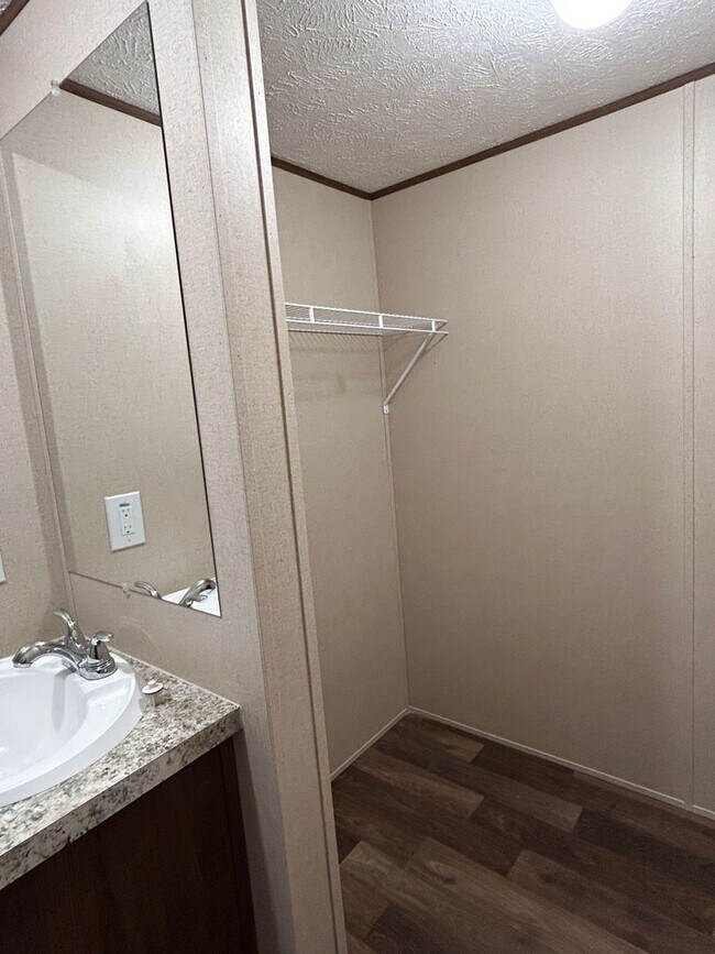 Building Photo - My- 88